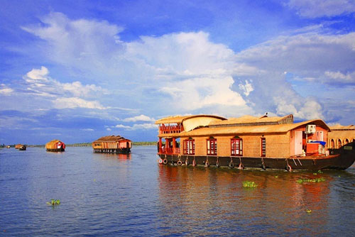 Thekkady - Kumarakom - Alleppey House Boat